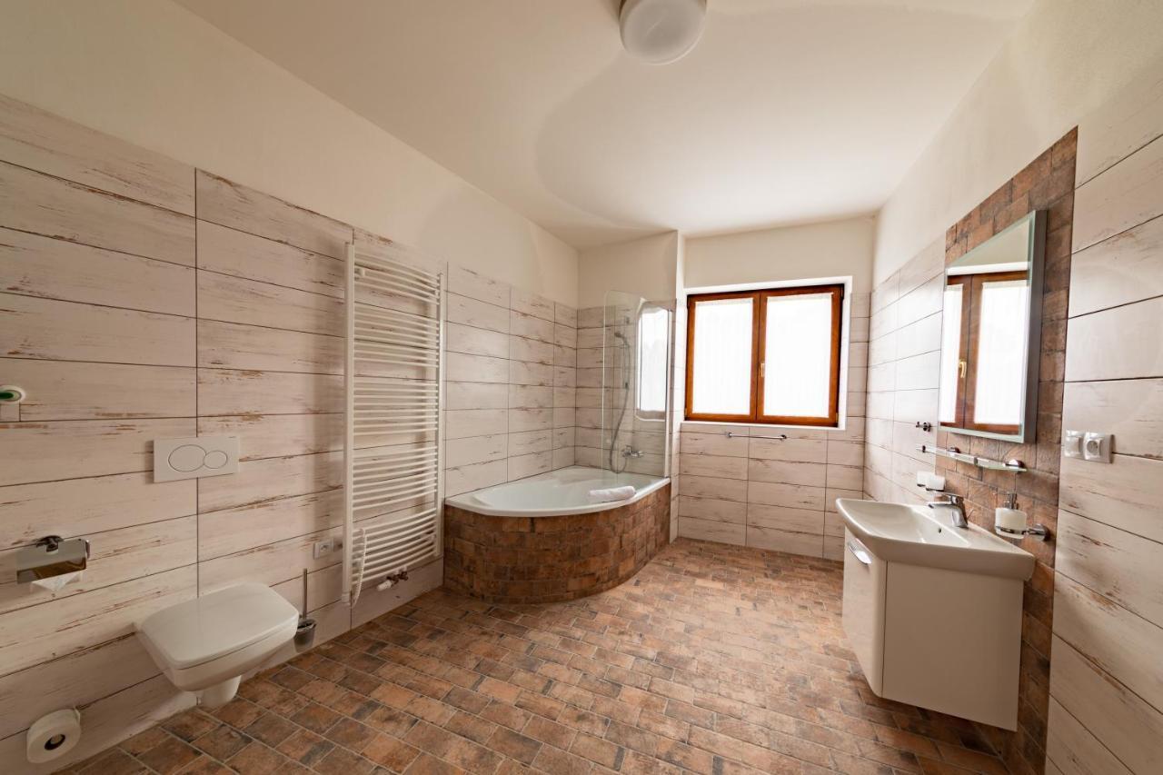 Residence Tvrz Skocice Extérieur photo
